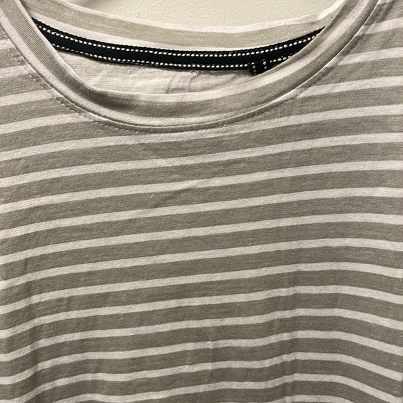 International Report Essentials casual Striped Short Sleeved crew Neck T Shirt - Picture 2 of 4